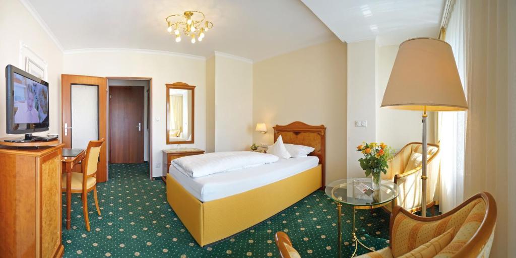 Hotel Sacher-Stoiber Bad Füssing Oda fotoğraf