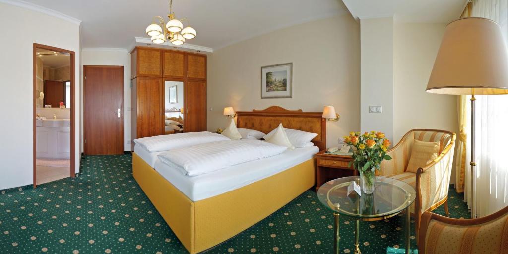 Hotel Sacher-Stoiber Bad Füssing Oda fotoğraf
