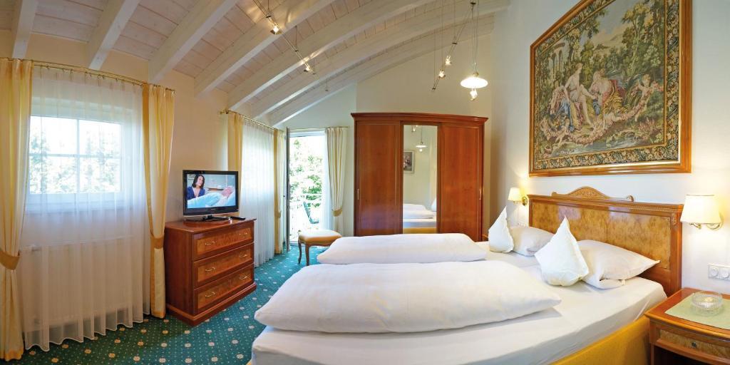 Hotel Sacher-Stoiber Bad Füssing Oda fotoğraf